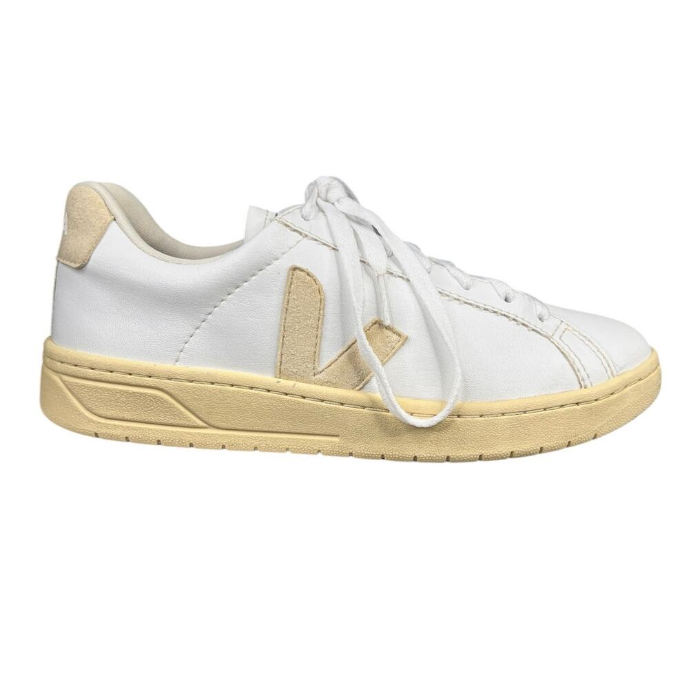 Veja Women’s Urca White  Leather Lace Up Sneakers Size US 7
